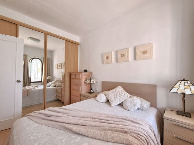 2 soverom Leilighet til salgs i Manilva med svømmebasseng - € 213 000 (Ref: 8924033)