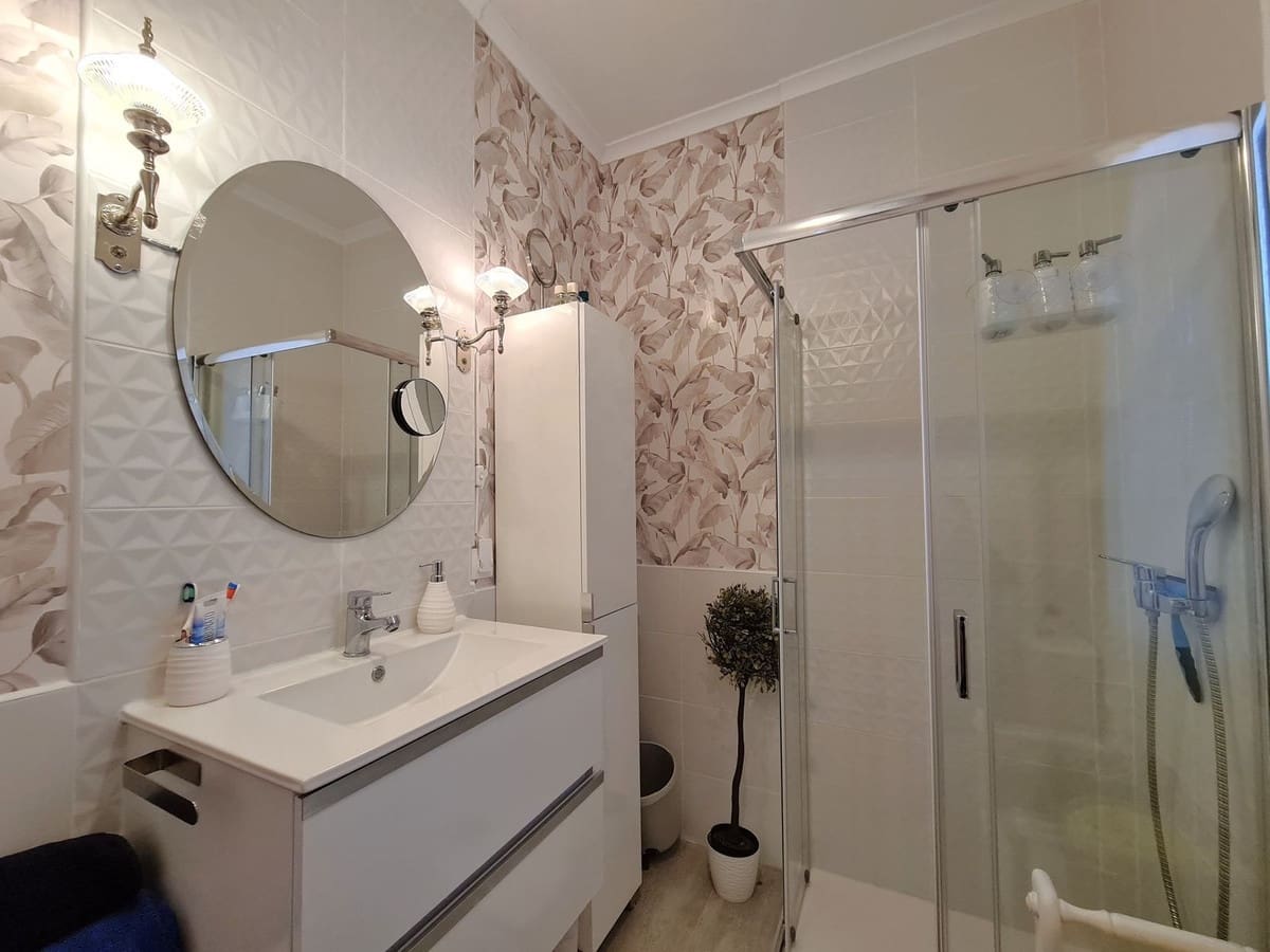 2 soverom Leilighet til salgs i Manilva med svømmebasseng - € 213 000 (Ref: 8924033)