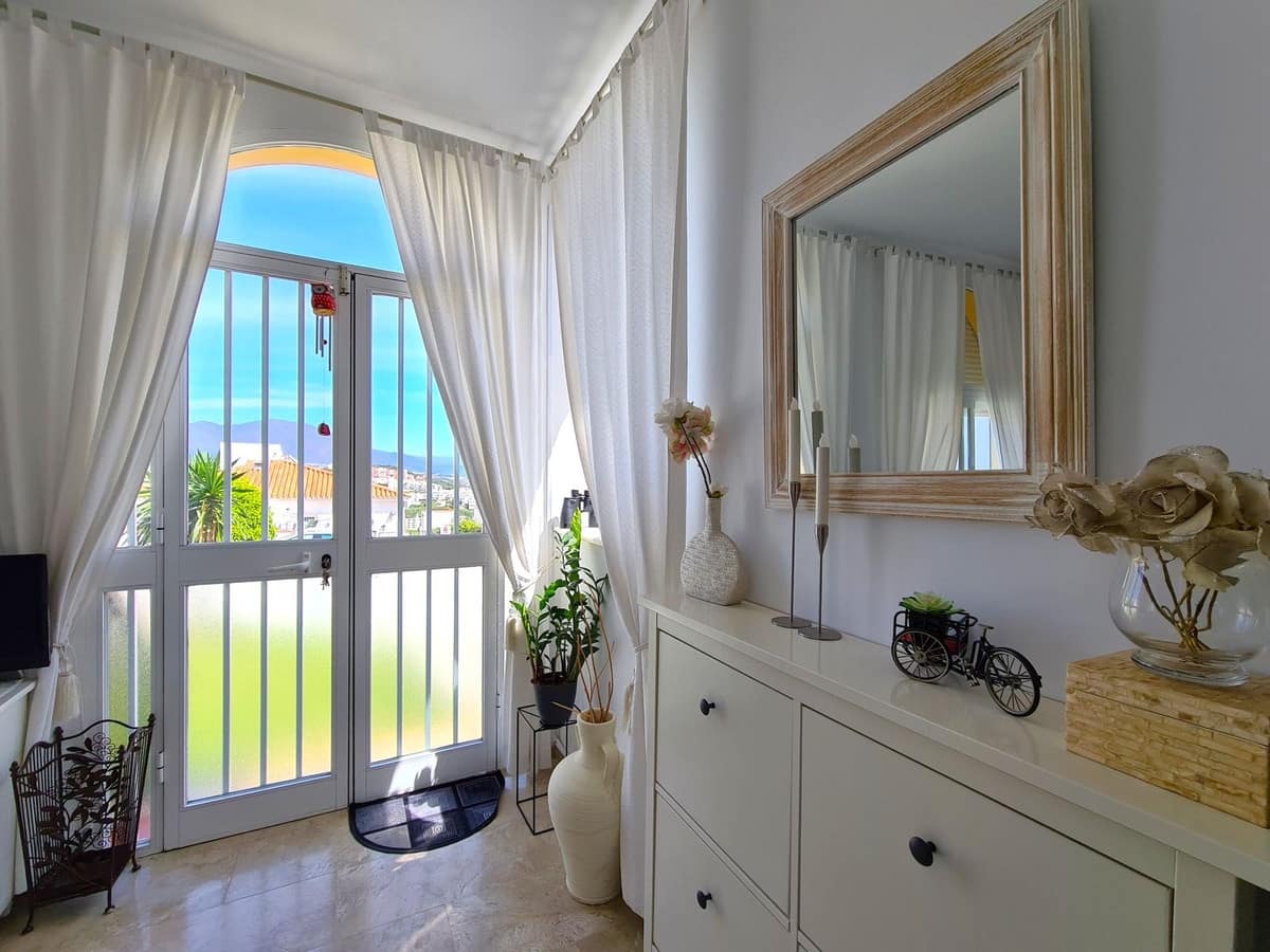 2 soverom Leilighet til salgs i Manilva med svømmebasseng - € 213 000 (Ref: 8924033)