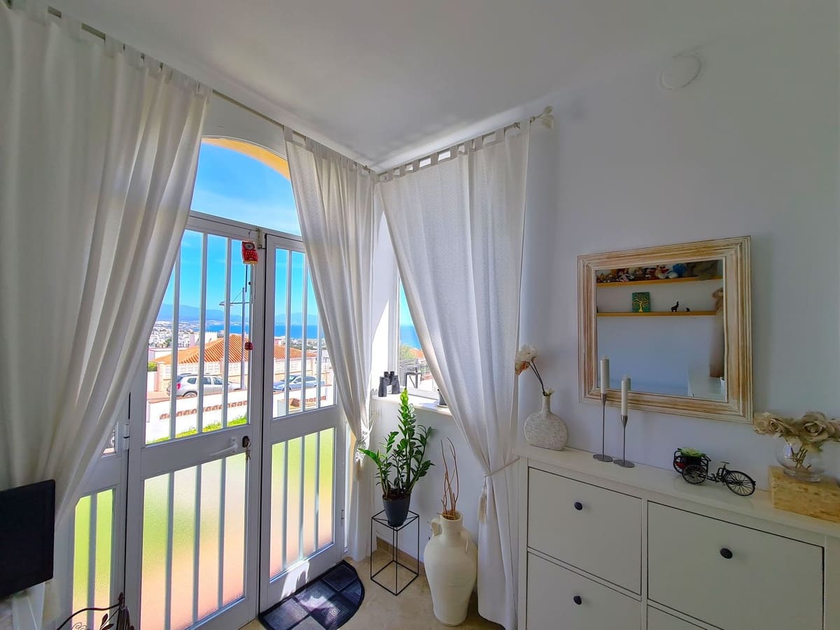 2 soverom Leilighet til salgs i Manilva med svømmebasseng - € 213 000 (Ref: 8924033)