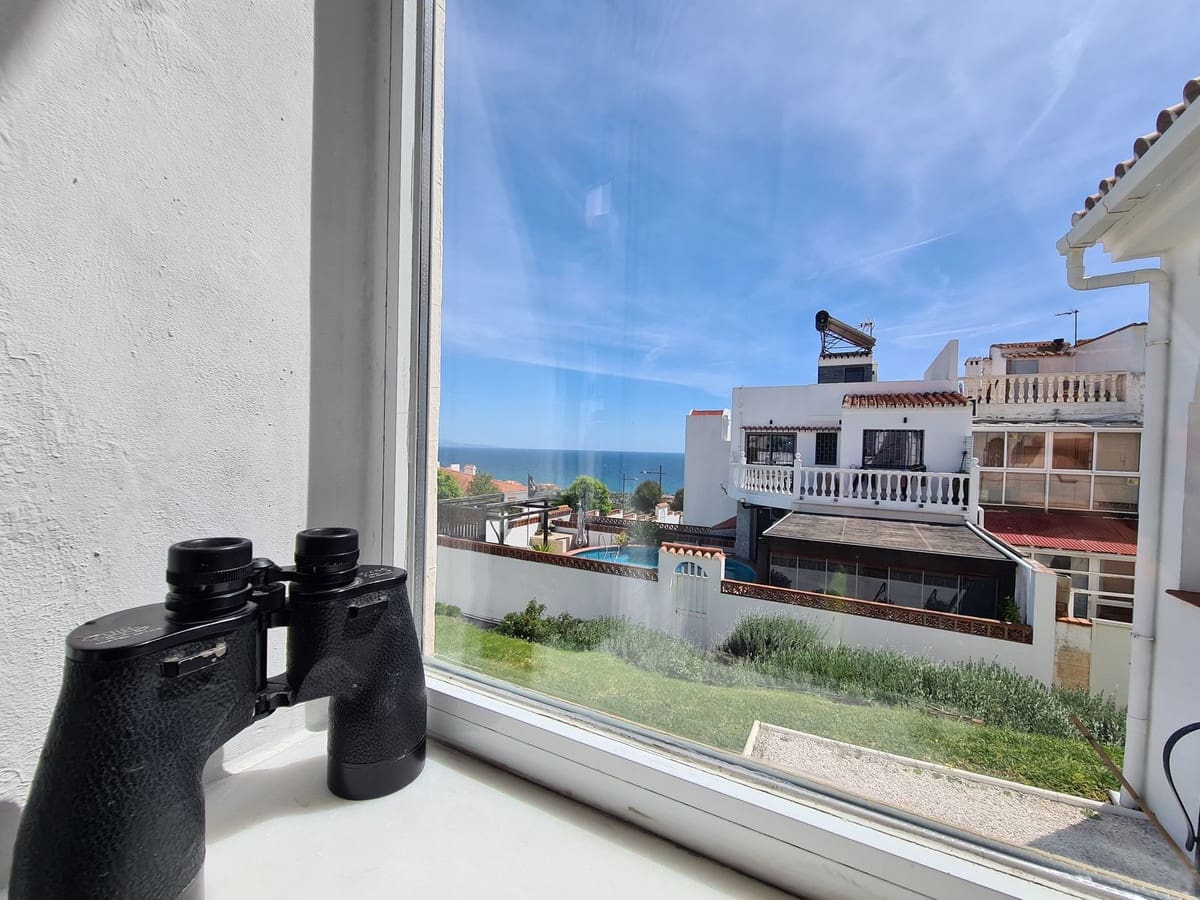 2 soverom Leilighet til salgs i Manilva med svømmebasseng - € 213 000 (Ref: 8924033)