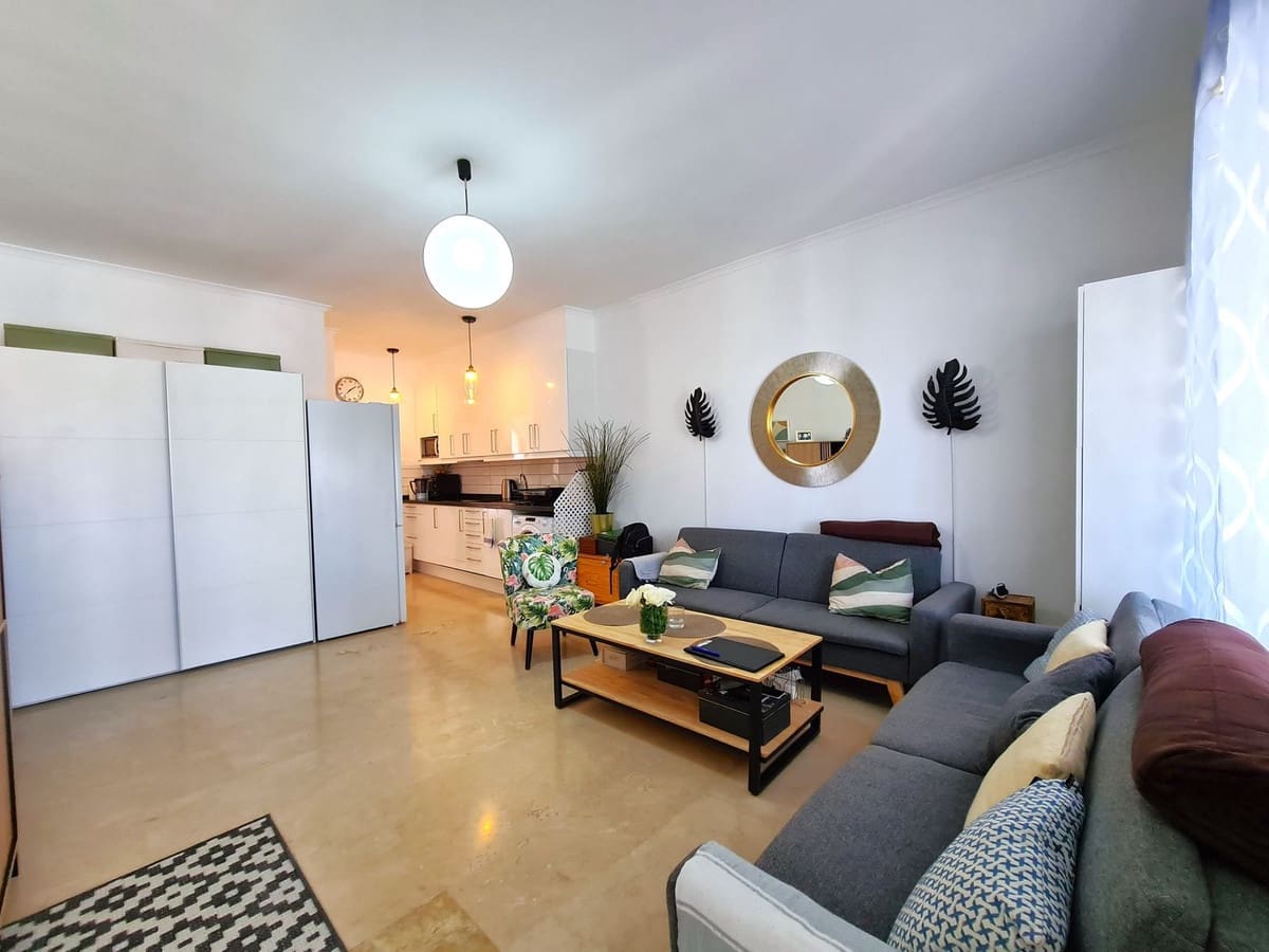 2 soverom Leilighet til salgs i Manilva med svømmebasseng - € 213 000 (Ref: 8924033)