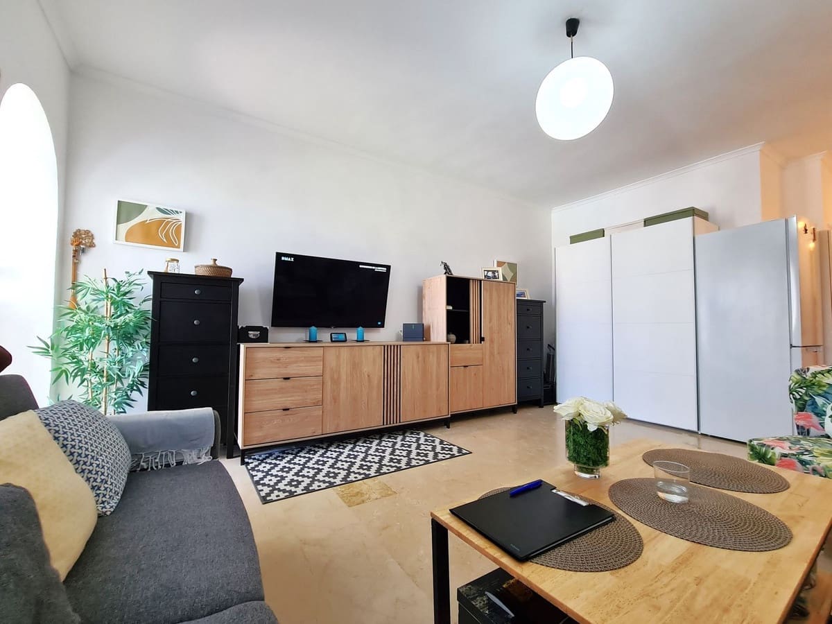 2 soverom Leilighet til salgs i Manilva med svømmebasseng - € 213 000 (Ref: 8924033)