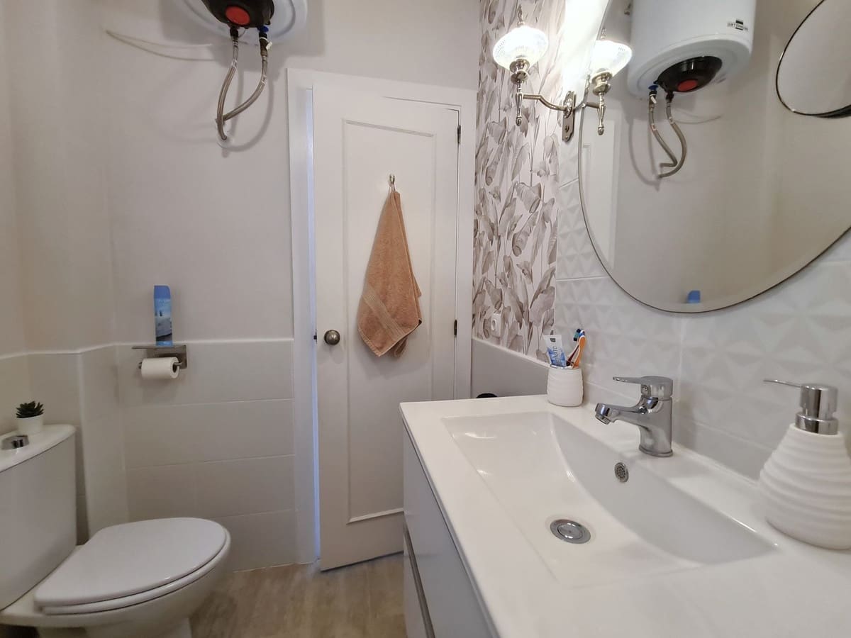 2 soverom Leilighet til salgs i Manilva med svømmebasseng - € 213 000 (Ref: 8924033)