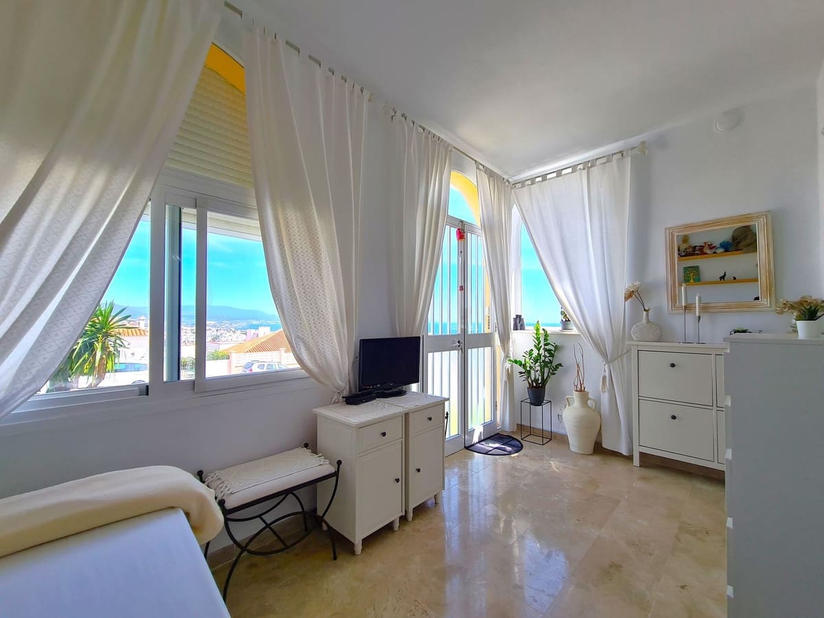 2 soverom Leilighet til salgs i Manilva med svømmebasseng - € 213 000 (Ref: 8924033)