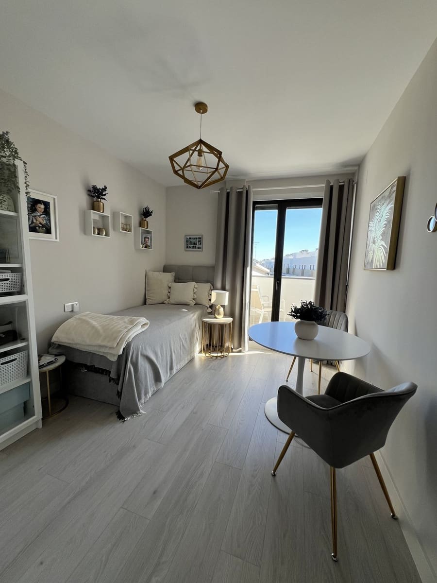 4 soveværelse Byhus til salg i Sotogrande med garage - € 869.000 (Ref: 8950604)