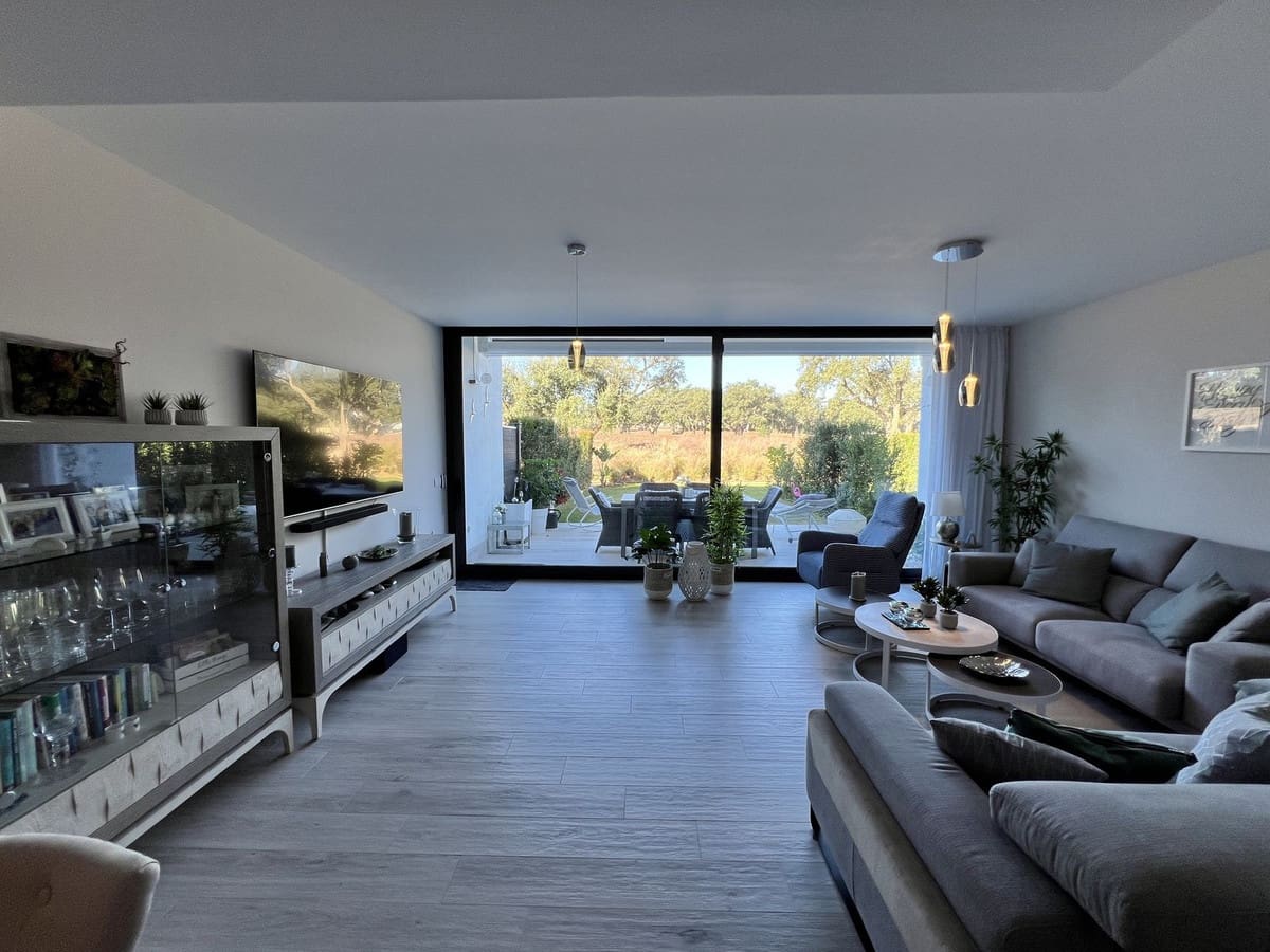 4 chambre Maison de Ville à vendre à Sotogrande avec garage - 869 000 € (Ref: 8950604)