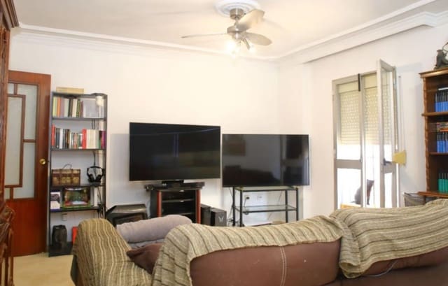 4 chambre Appartement à vendre à Centro, Estepona - 385 000 € (Ref: 8954477)