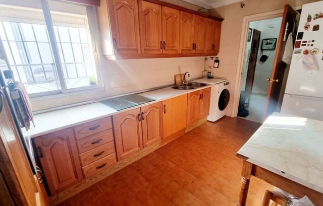 4 chambre Appartement à vendre à Centro, Estepona - 385 000 € (Ref: 8954477)