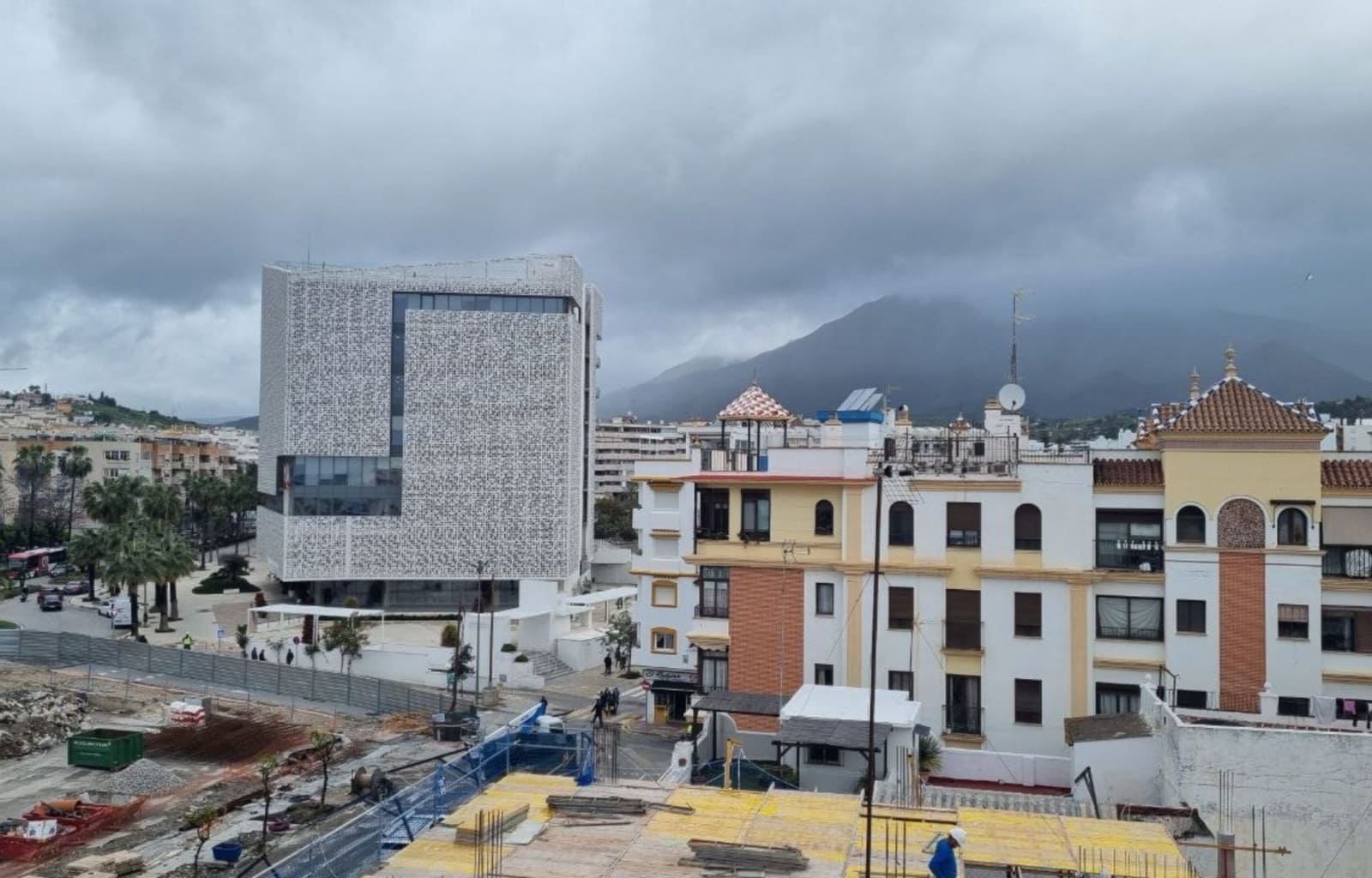 4 makuuhuone Huoneisto myytävänä paikassa Estepona - 385 000 € (Ref: 8954477)