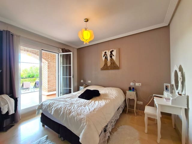 3 slaapkamer Appartement te koop in Benahavís met zwembad garage - € 675.000 (Ref: 8976051)