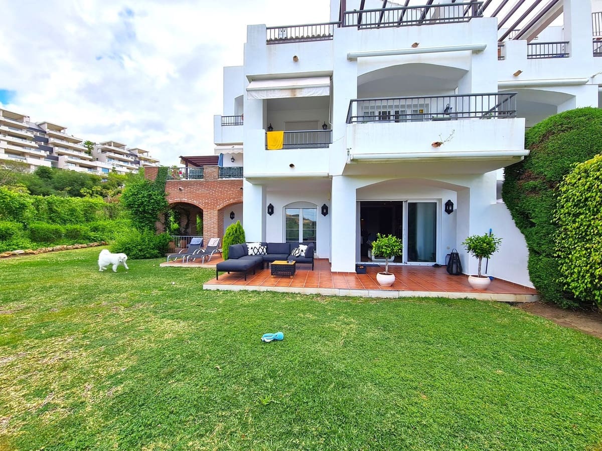 Apartamento de 3 habitaciones en Benahavís en venta con piscina garaje - 675.000 € (Ref: 8976051)