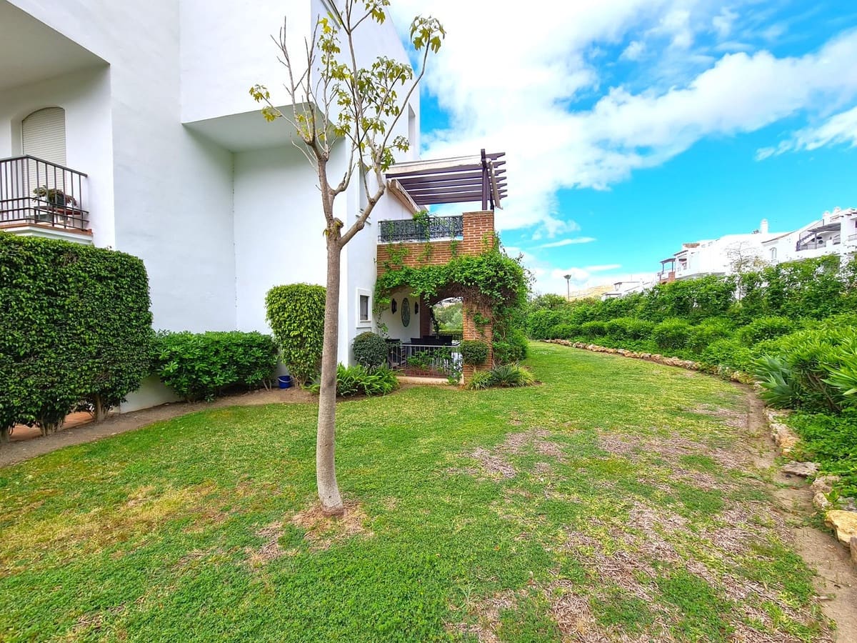 Apartamento de 3 habitaciones en Benahavís en venta con piscina garaje - 675.000 € (Ref: 8976051)