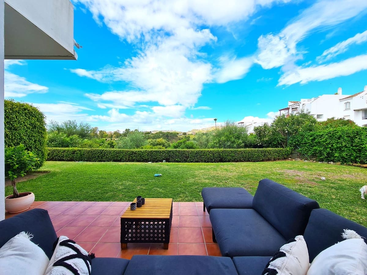 Apartamento de 3 habitaciones en Benahavís en venta con piscina garaje - 675.000 € (Ref: 8976051)