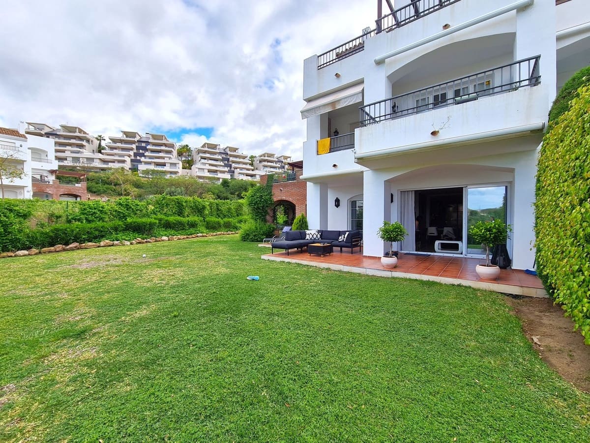 Apartamento de 3 habitaciones en Benahavís en venta con piscina garaje - 675.000 € (Ref: 8976051)