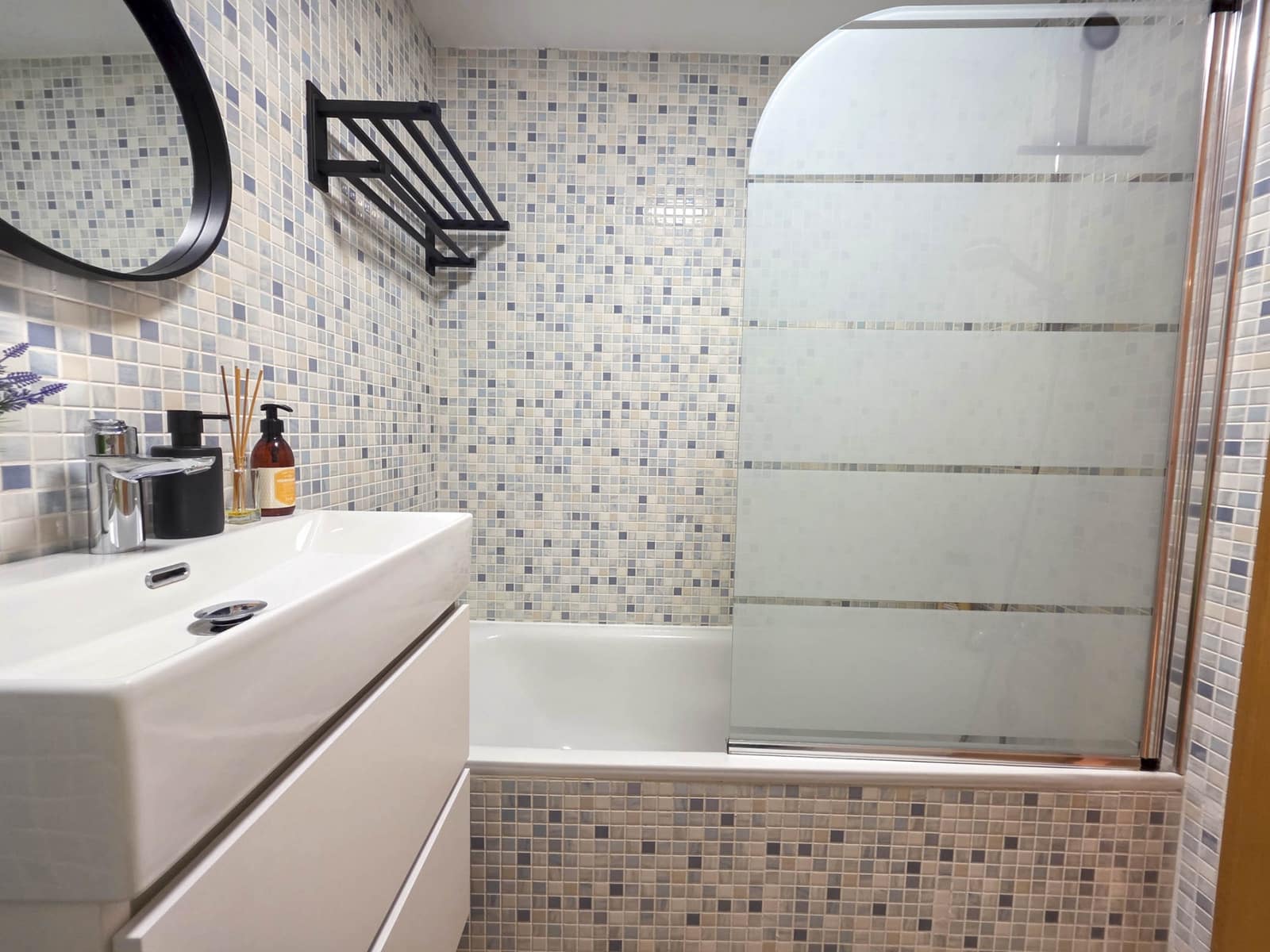 2 bedroom Apartment for sale in Casares with pool garage - € 249,900 (Ref: 8988192)