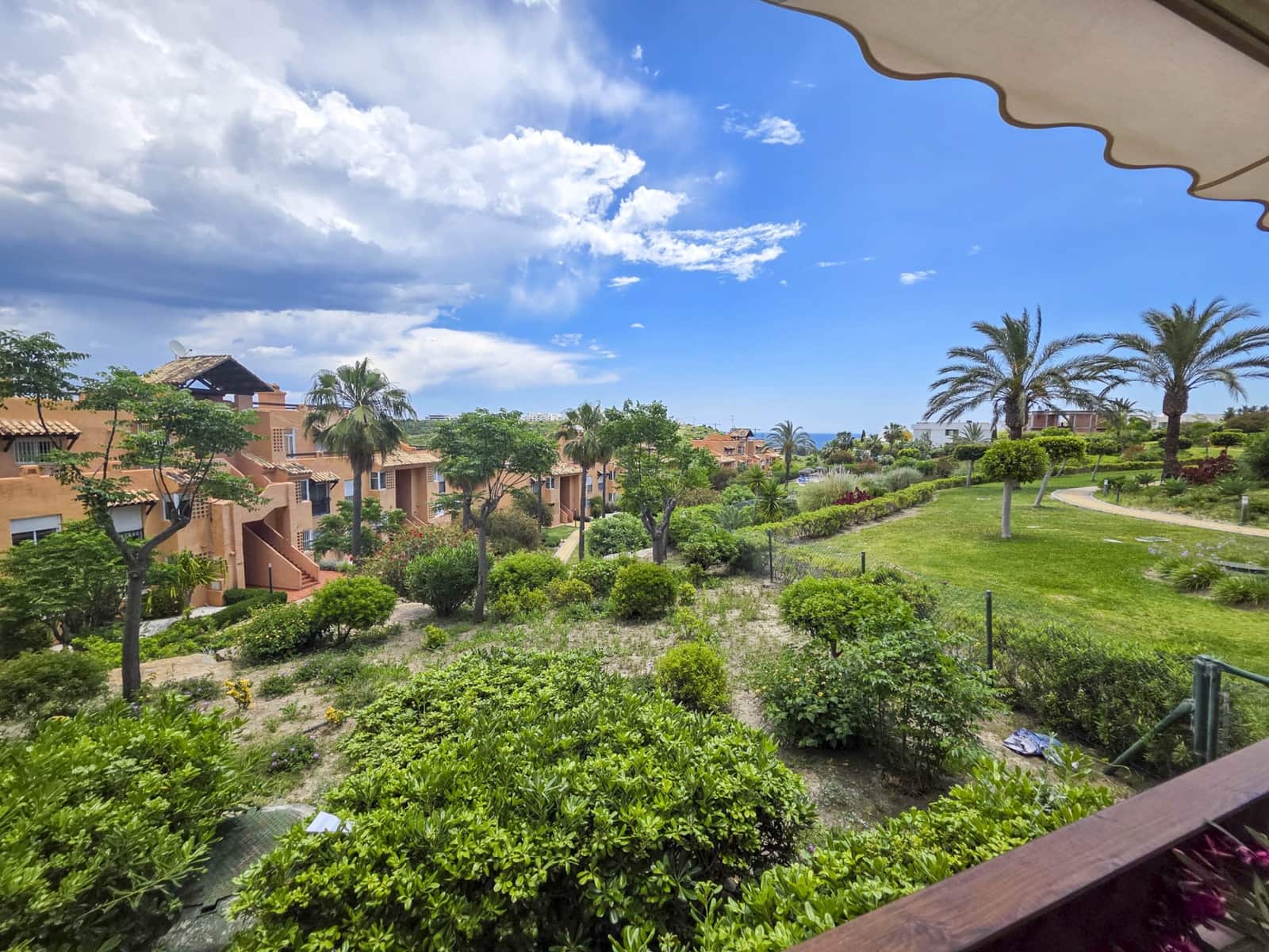 2 bedroom Apartment for sale in Casares with pool garage - € 249,900 (Ref: 8988192)