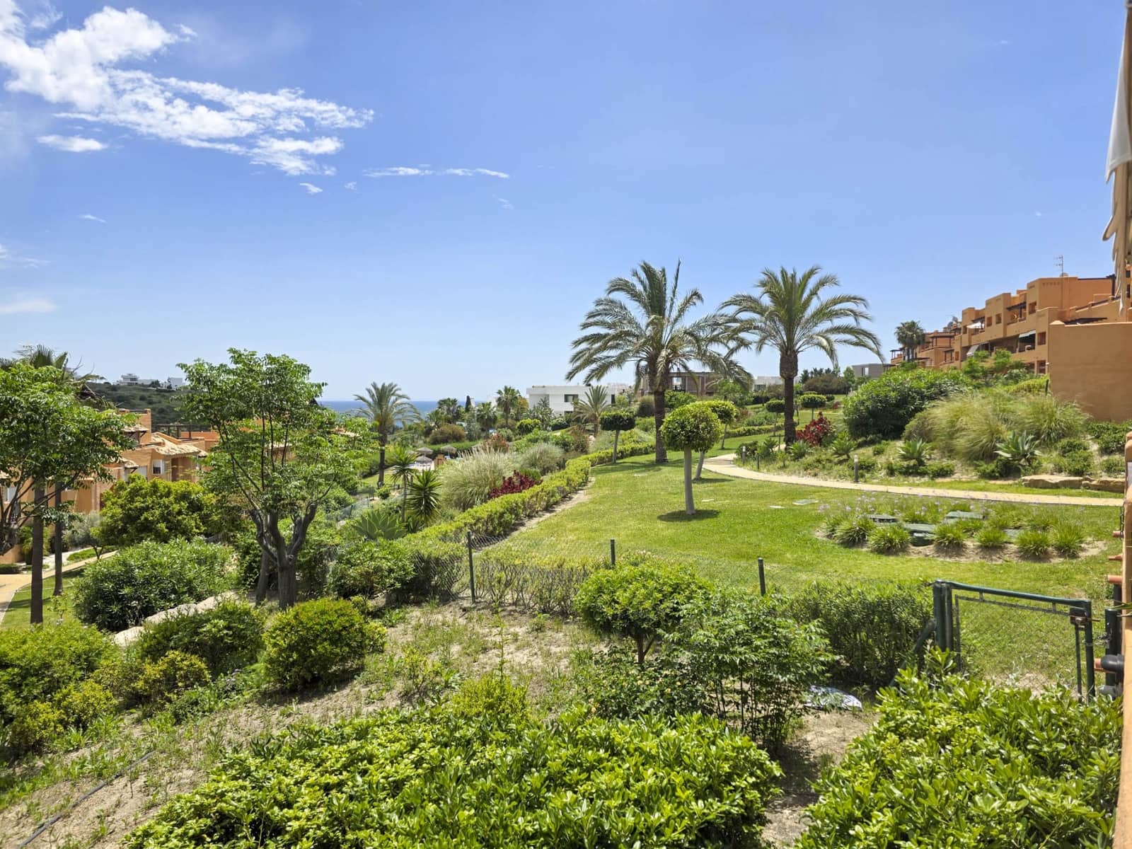 2 bedroom Apartment for sale in Casares with pool garage - € 249,900 (Ref: 8988192)
