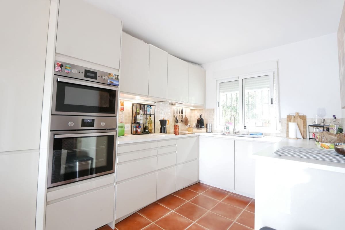 2 soveværelse Semi-Rækkehus til salg i Manilva med swimmingpool - € 349.000 (Ref: 8988194)