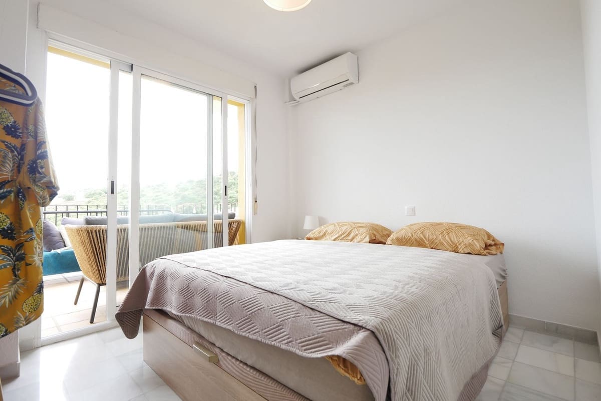 2 soveværelse Semi-Rækkehus til salg i Manilva med swimmingpool - € 349.000 (Ref: 8988194)