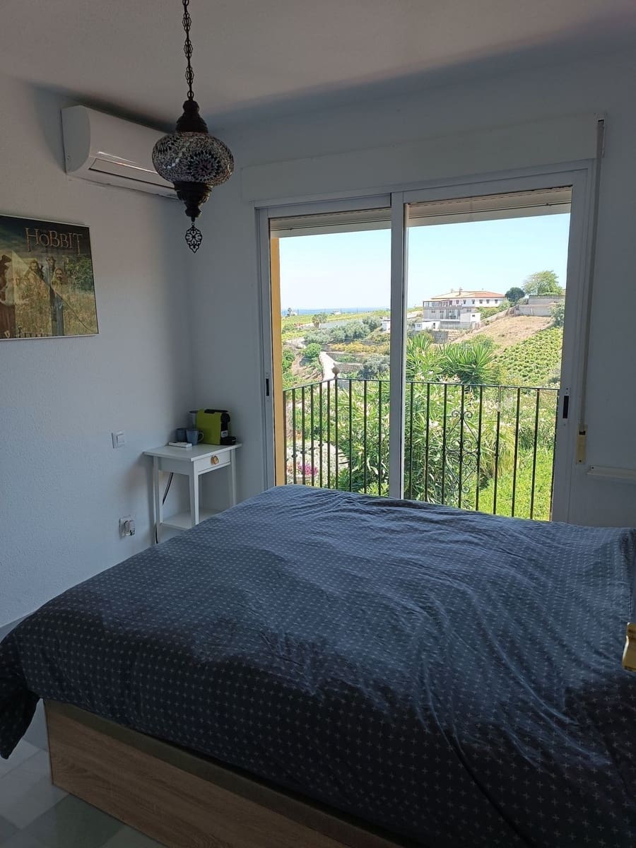 2 soveværelse Semi-Rækkehus til salg i Manilva med swimmingpool - € 349.000 (Ref: 8988194)