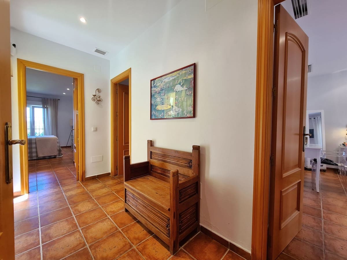 3 soveværelse Villa til salg i Manilva - € 960.000 (Ref: 9004636)