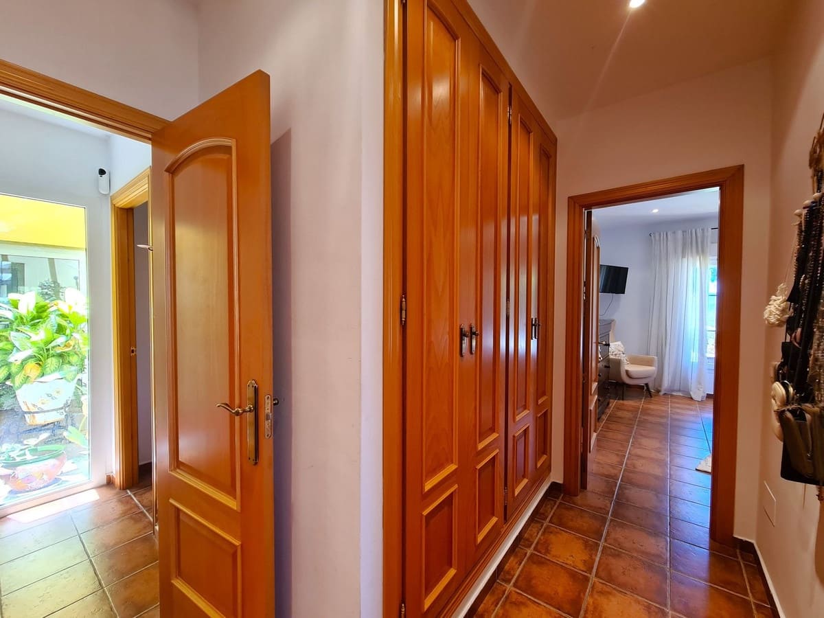 3 soveværelse Villa til salg i Manilva - € 960.000 (Ref: 9004636)