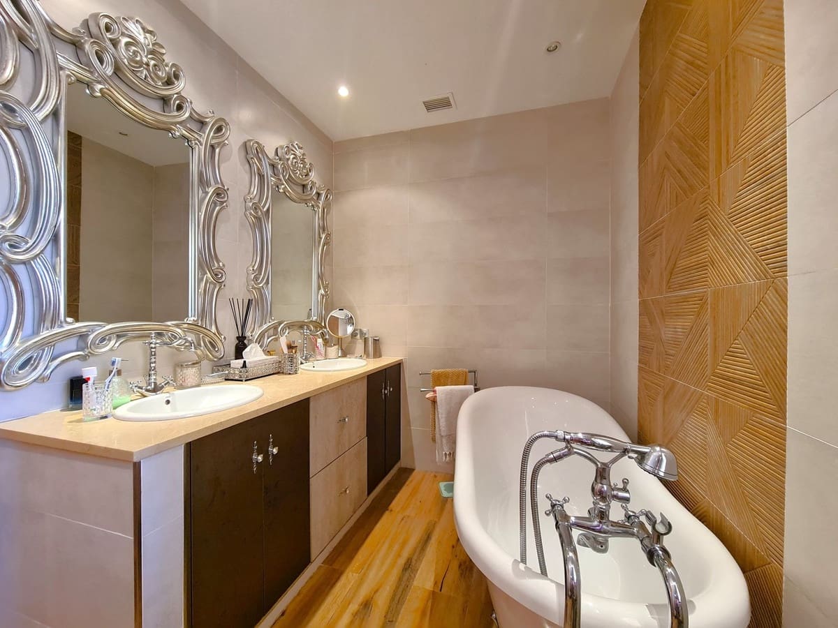 3 soveværelse Villa til salg i Manilva - € 960.000 (Ref: 9004636)