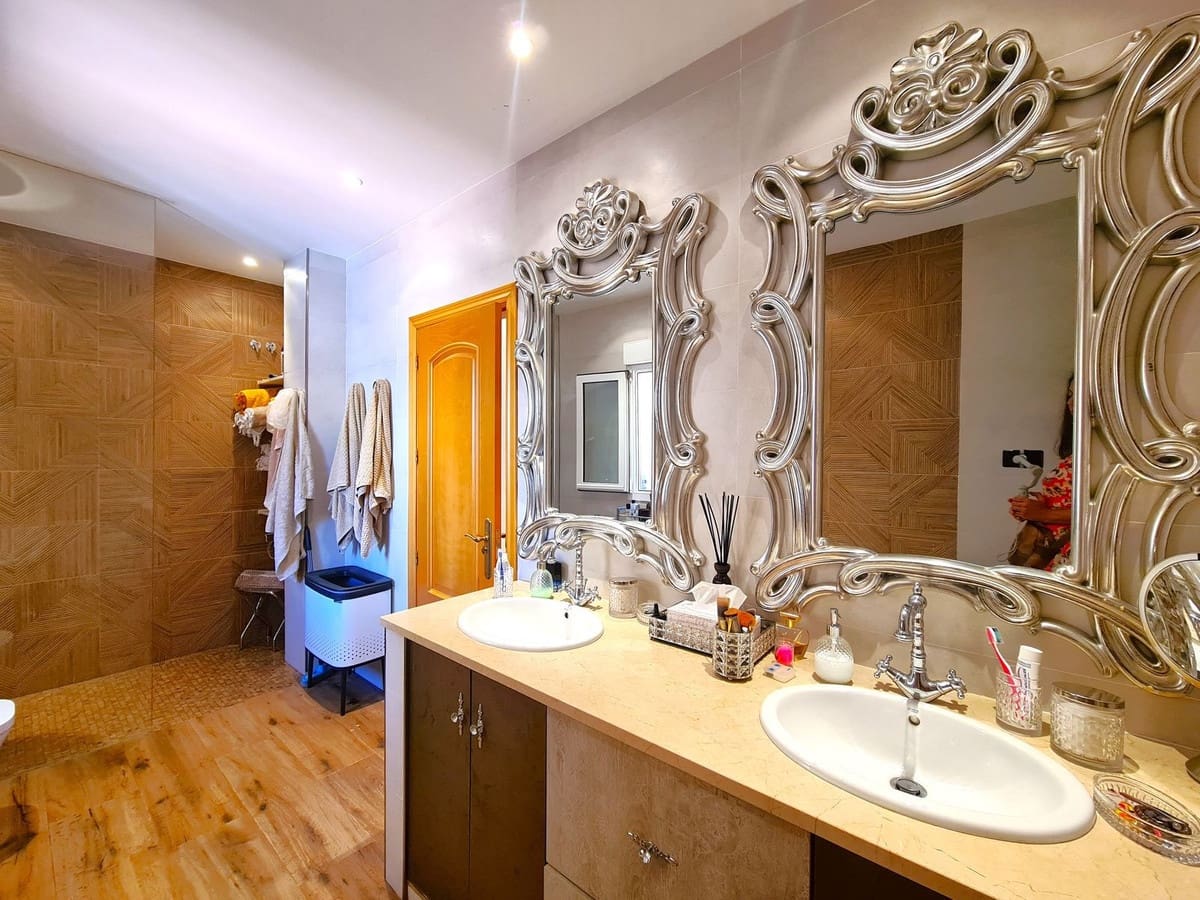 3 soveværelse Villa til salg i Manilva - € 960.000 (Ref: 9004636)