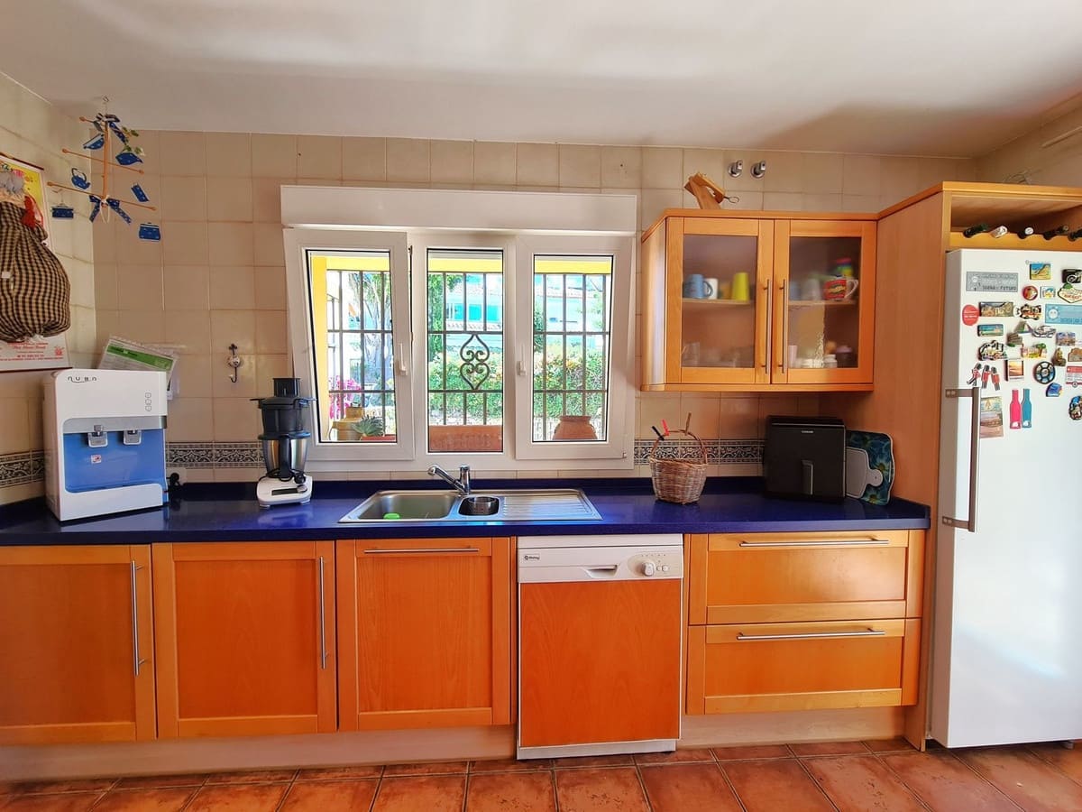 3 soveværelse Villa til salg i Manilva - € 960.000 (Ref: 9004636)