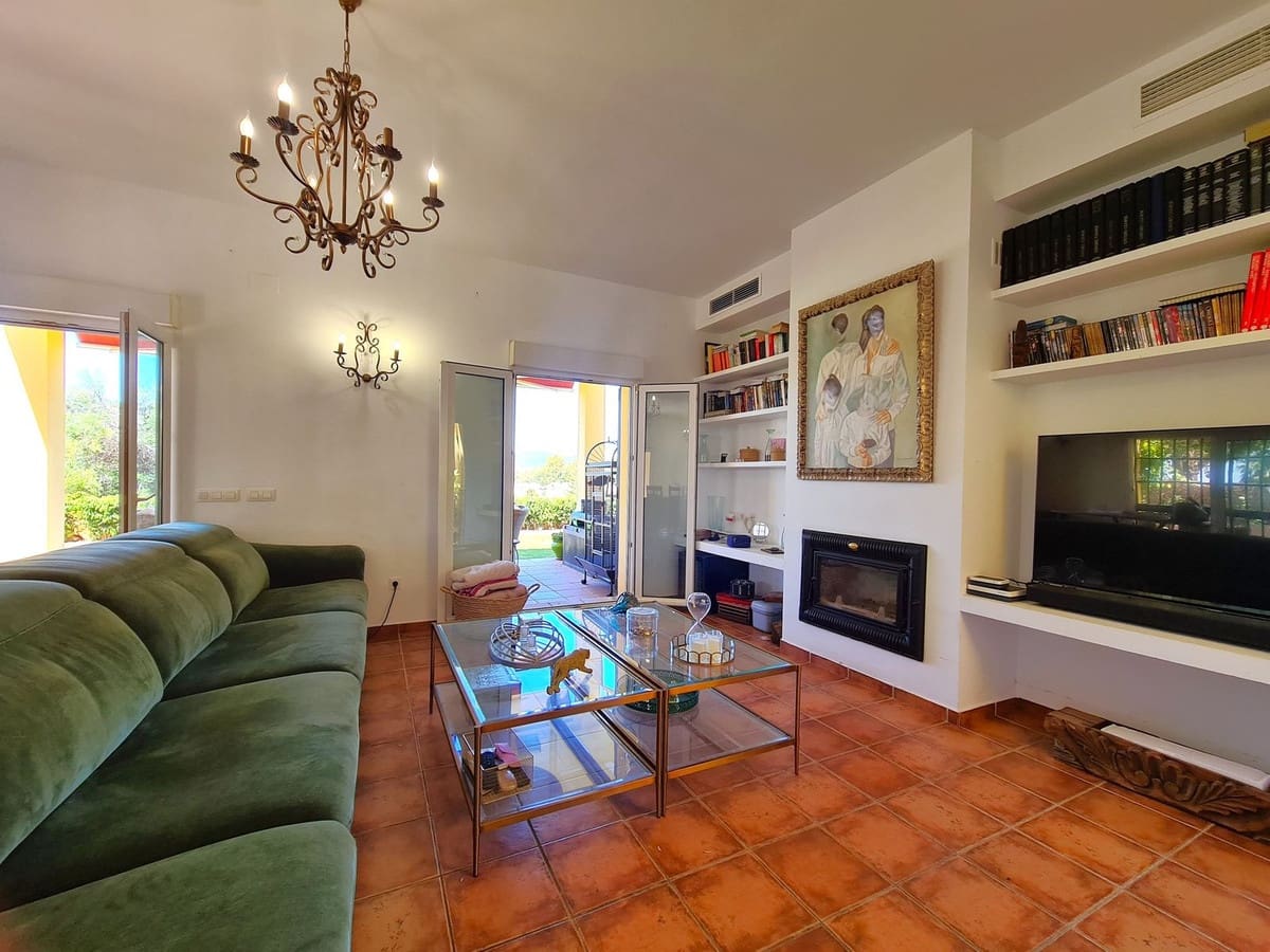 3 soveværelse Villa til salg i Manilva - € 960.000 (Ref: 9004636)