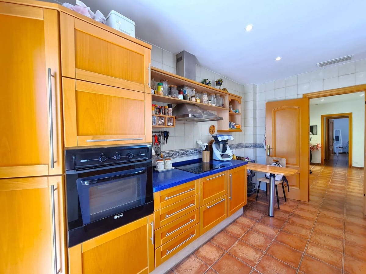 3 soveværelse Villa til salg i Manilva - € 960.000 (Ref: 9004636)