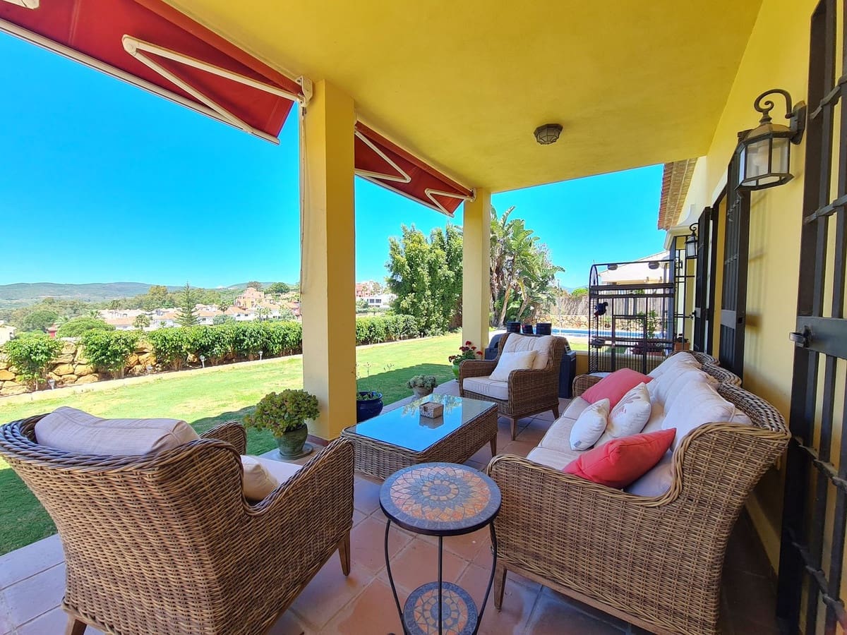 3 soveværelse Villa til salg i Manilva - € 960.000 (Ref: 9004636)