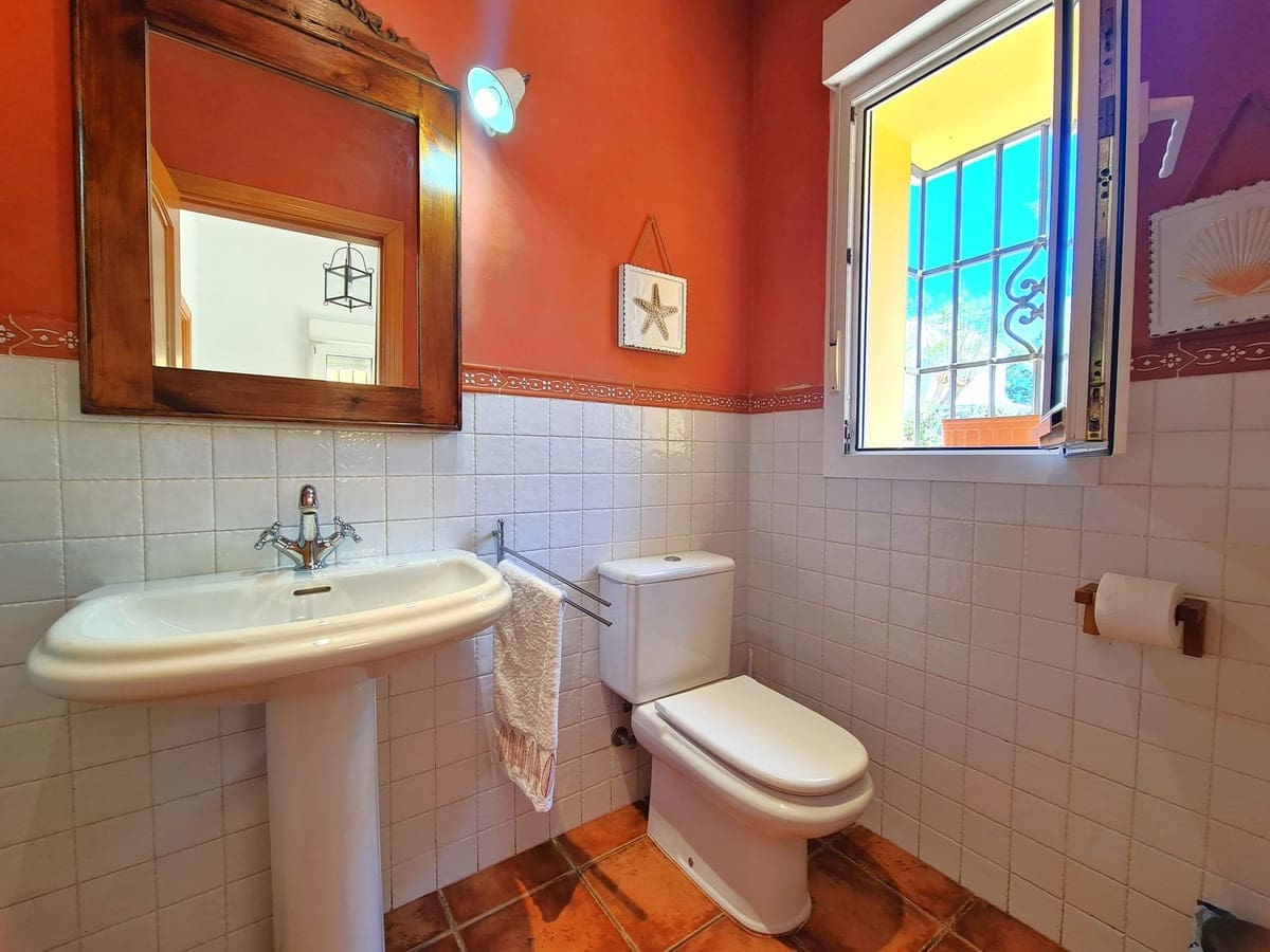 3 soveværelse Villa til salg i Manilva - € 960.000 (Ref: 9004636)