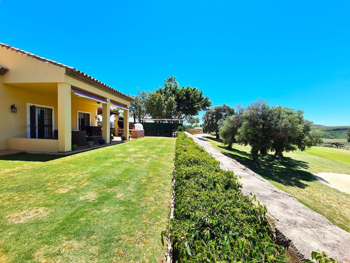 3 soveværelse Villa til salg i Manilva - € 960.000 (Ref: 9004636)