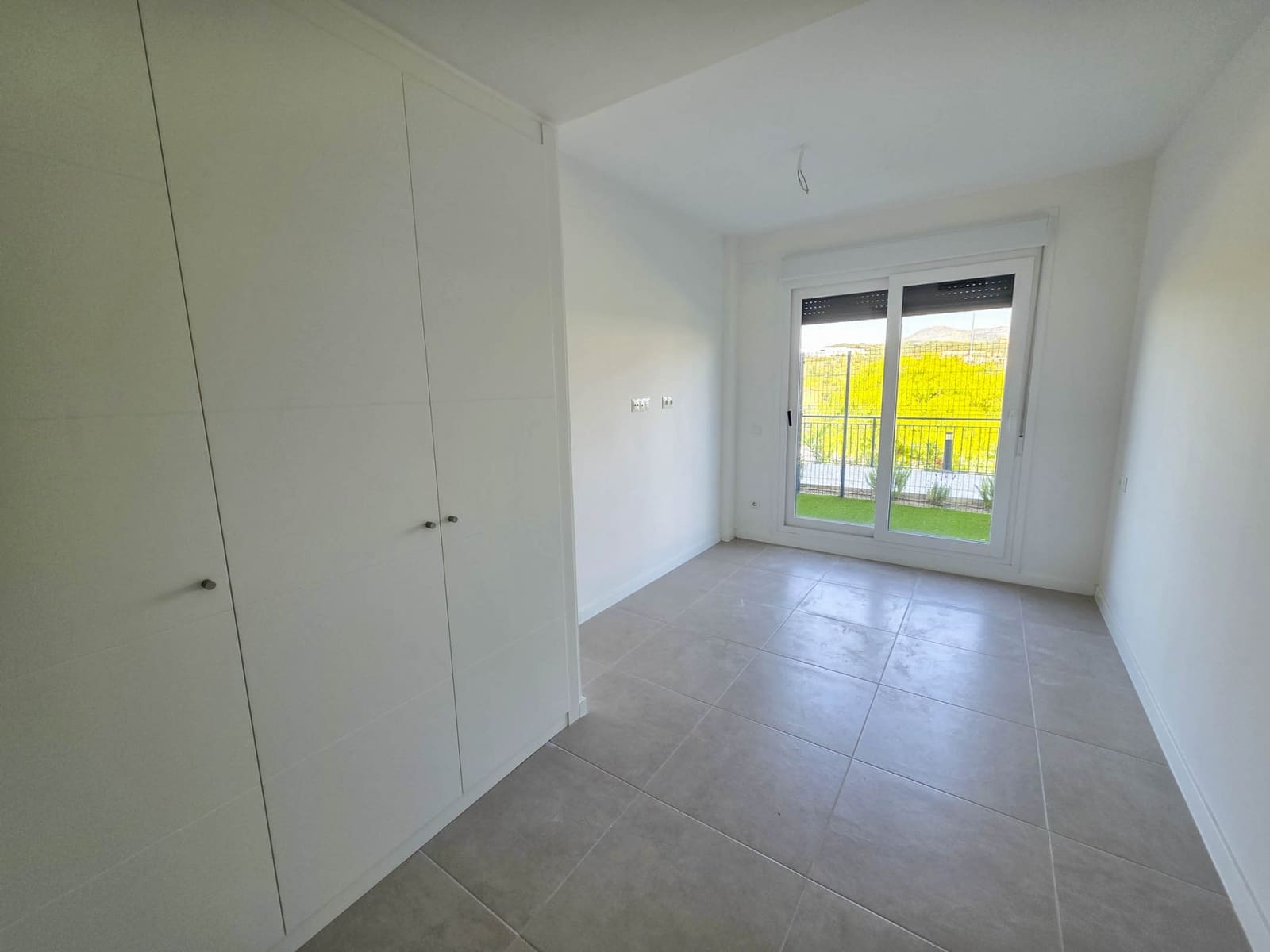 2 soverom Leilighet til salgs i Estepona med svømmebasseng garasje - € 369 000 (Ref: 9012410)