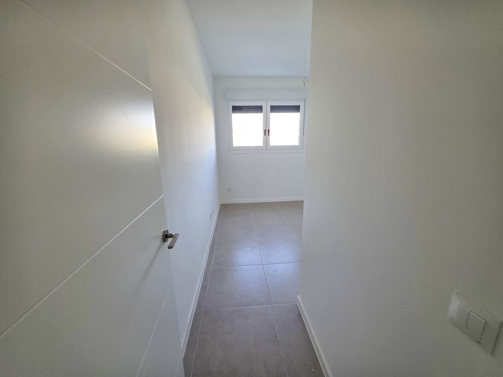 2 soverom Leilighet til salgs i Estepona med svømmebasseng garasje - € 369 000 (Ref: 9012410)