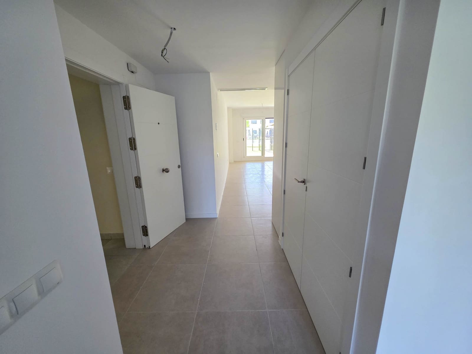 2 soverom Leilighet til salgs i Estepona med svømmebasseng garasje - € 369 000 (Ref: 9012410)