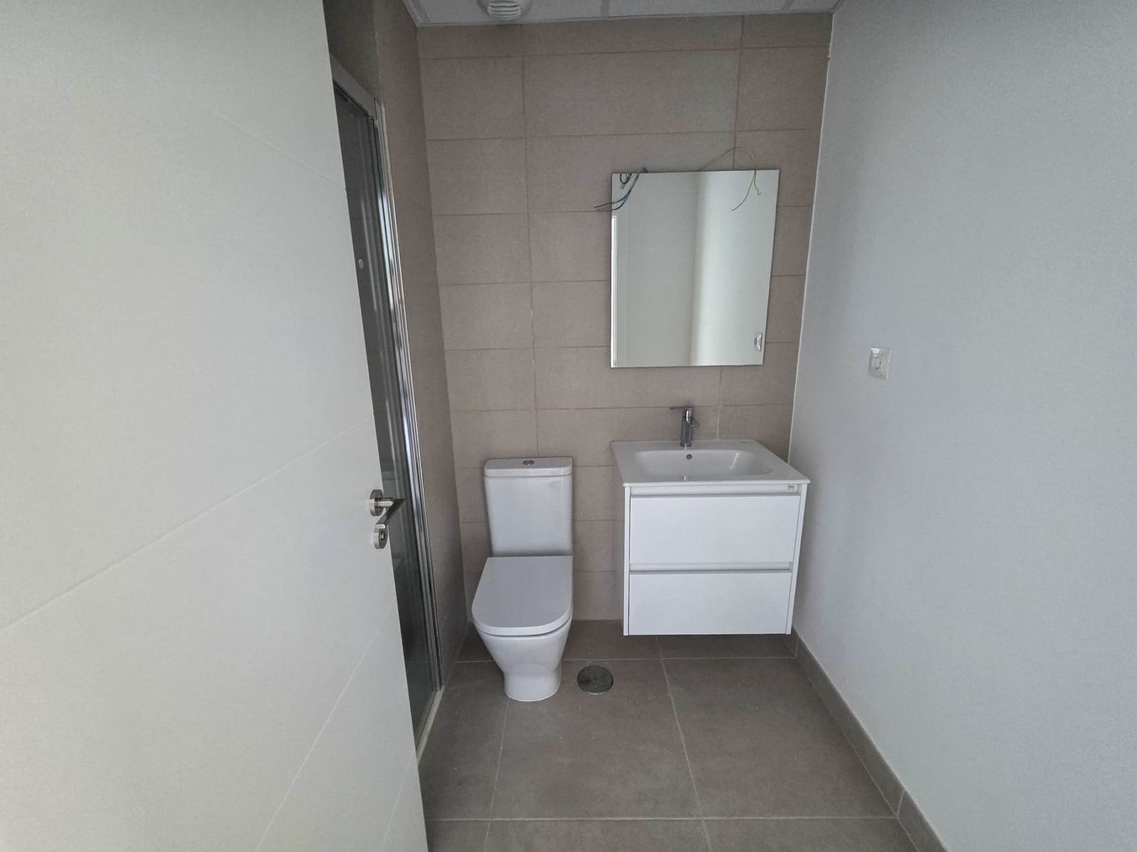 2 soverom Leilighet til salgs i Estepona med svømmebasseng garasje - € 369 000 (Ref: 9012410)