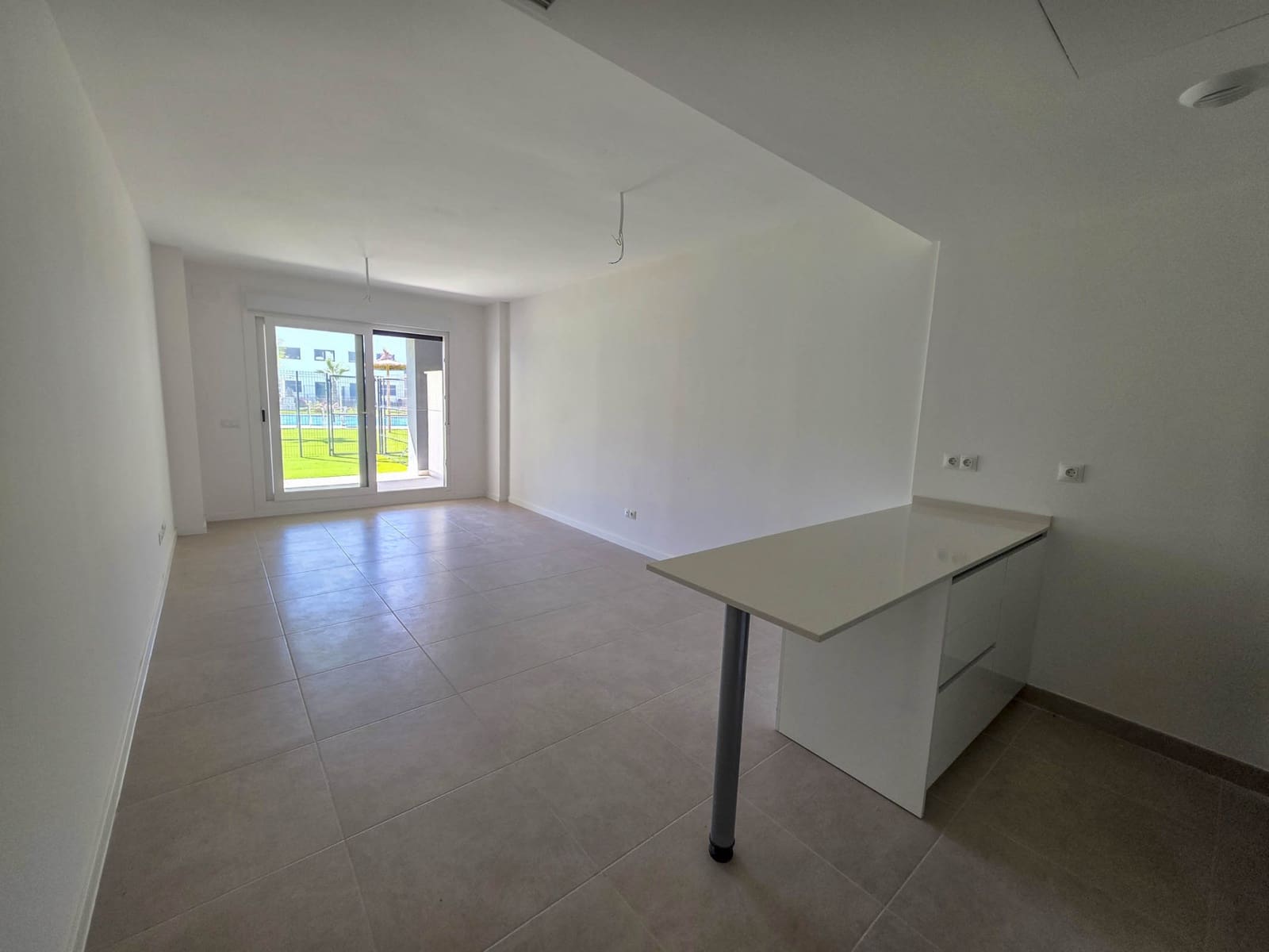 2 soverom Leilighet til salgs i Estepona med svømmebasseng garasje - € 369 000 (Ref: 9012410)