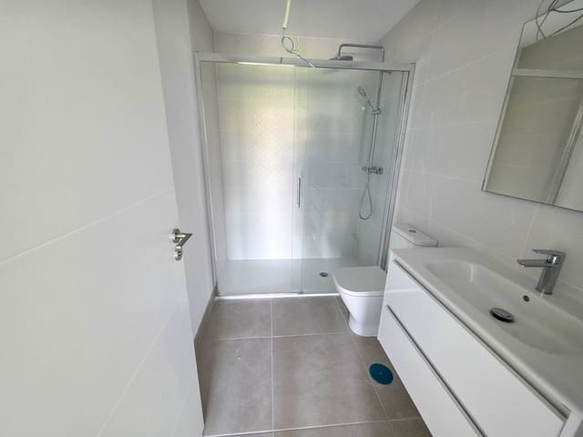 2 soverom Leilighet til salgs i Estepona med svømmebasseng garasje - € 369 000 (Ref: 9012410)