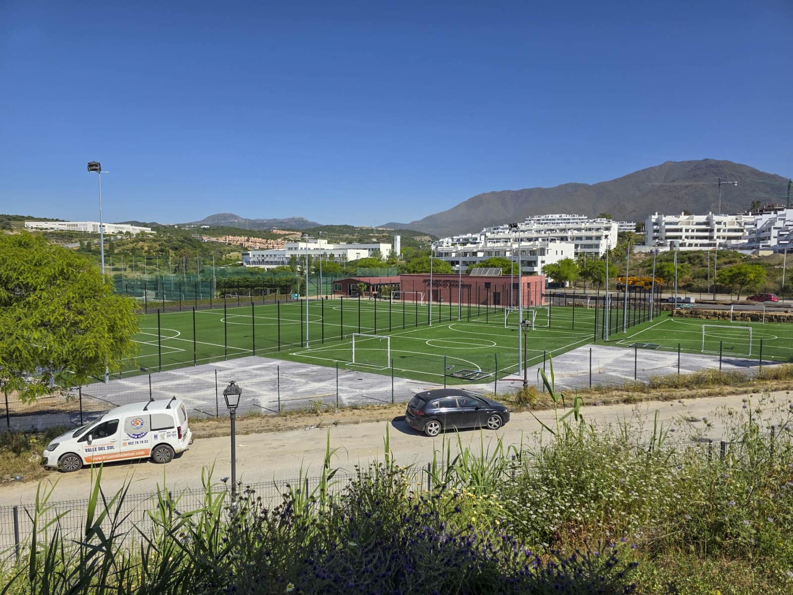 2 soverom Leilighet til salgs i Estepona med svømmebasseng garasje - € 369 000 (Ref: 9012410)