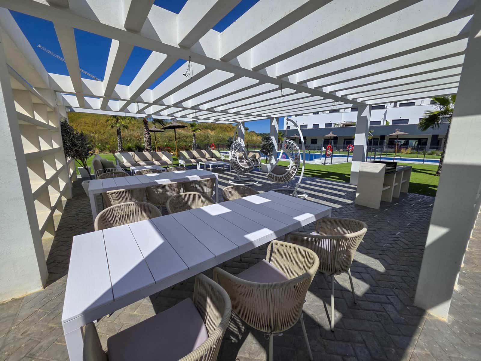 2 soverom Leilighet til salgs i Estepona med svømmebasseng garasje - € 369 000 (Ref: 9012410)