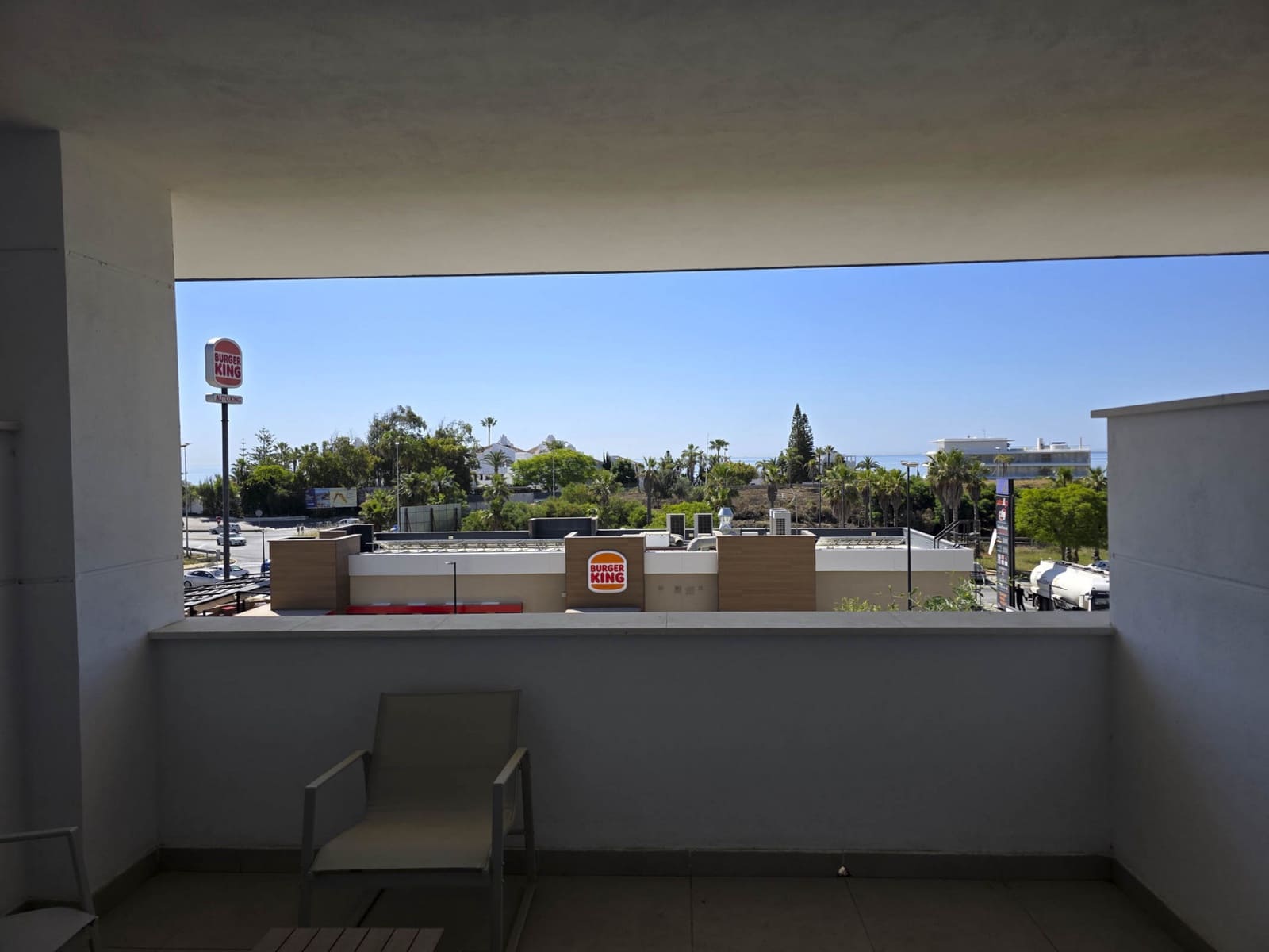 3 soveværelse Lejlighed til salg i Estepona med swimmingpool garage - € 385.000 (Ref: 9012411)