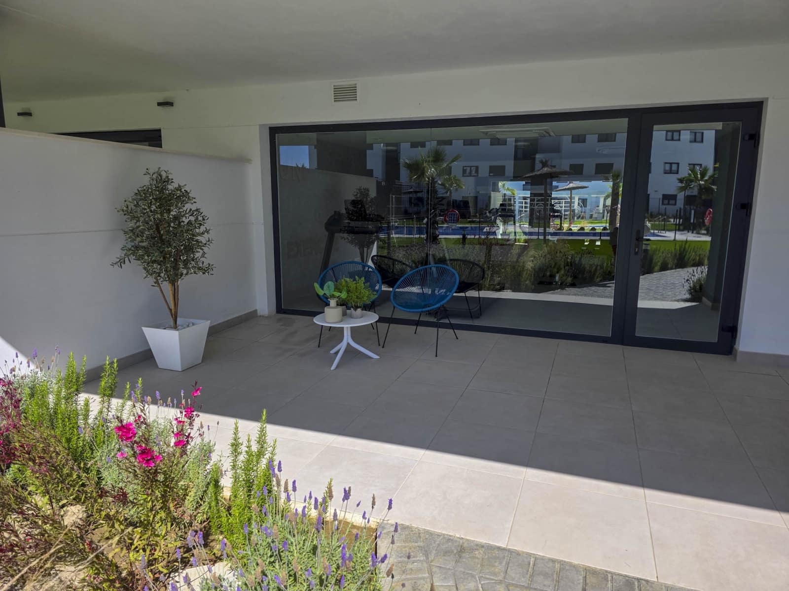 3 soveværelse Lejlighed til salg i Estepona med swimmingpool garage - € 385.000 (Ref: 9012411)