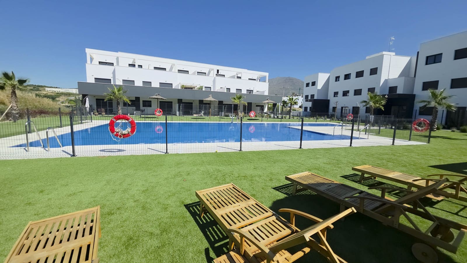 3 soveværelse Lejlighed til salg i Estepona med swimmingpool garage - € 385.000 (Ref: 9012411)