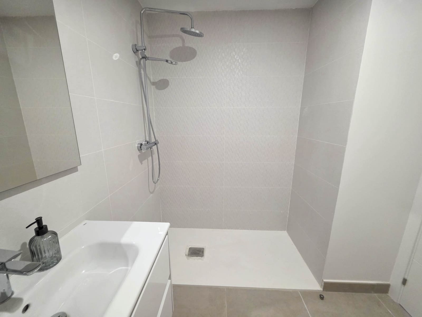 3 soveværelse Lejlighed til salg i Estepona med swimmingpool garage - € 385.000 (Ref: 9012411)