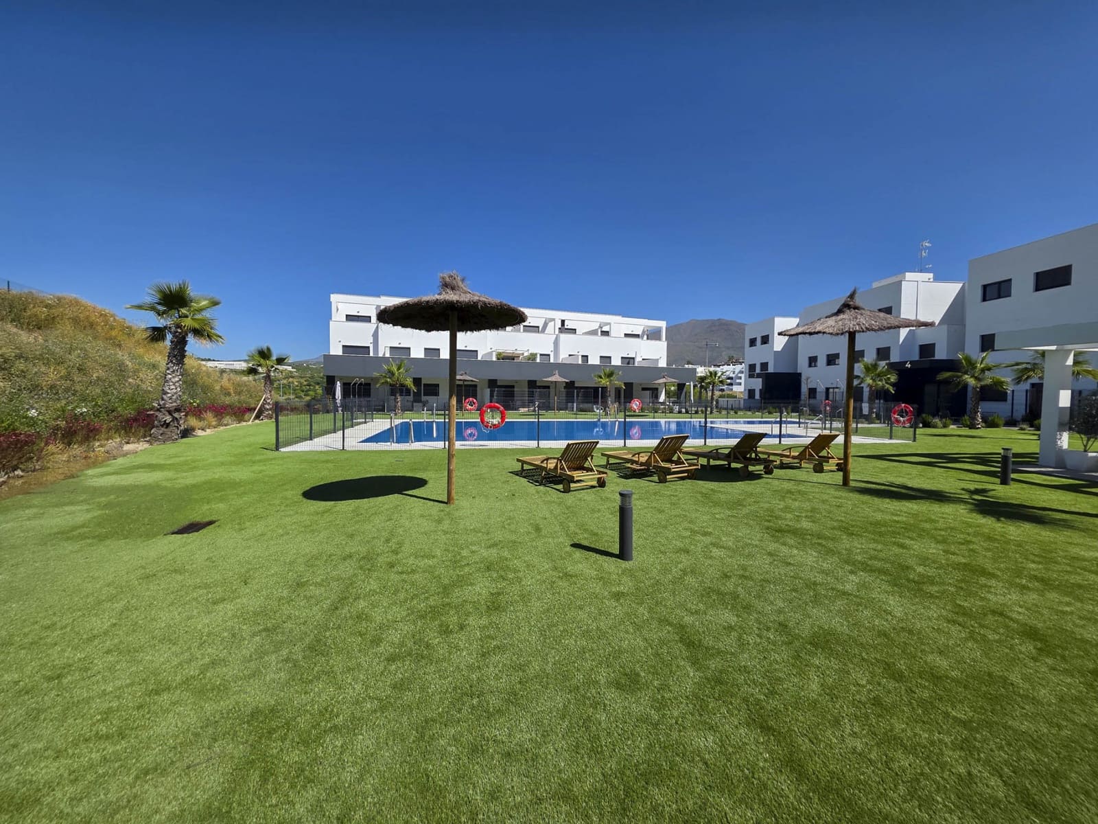 3 soveværelse Lejlighed til salg i Estepona med swimmingpool garage - € 385.000 (Ref: 9012411)