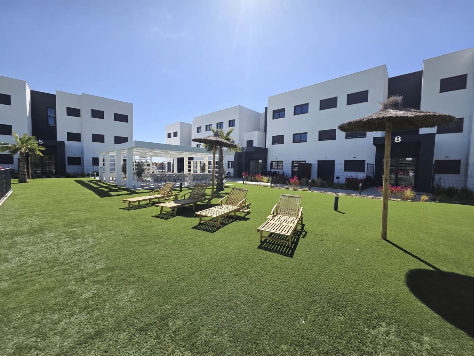 3 soveværelse Lejlighed til salg i Estepona med swimmingpool garage - € 385.000 (Ref: 9012411)