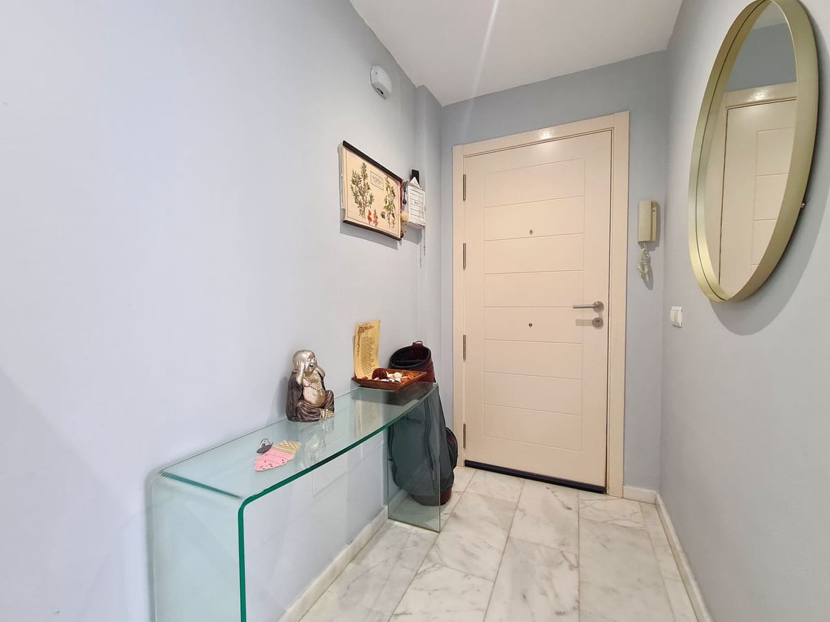 2 soveværelse Lejlighed til salg i Estepona med swimmingpool garage - € 249.000 (Ref: 9017411)